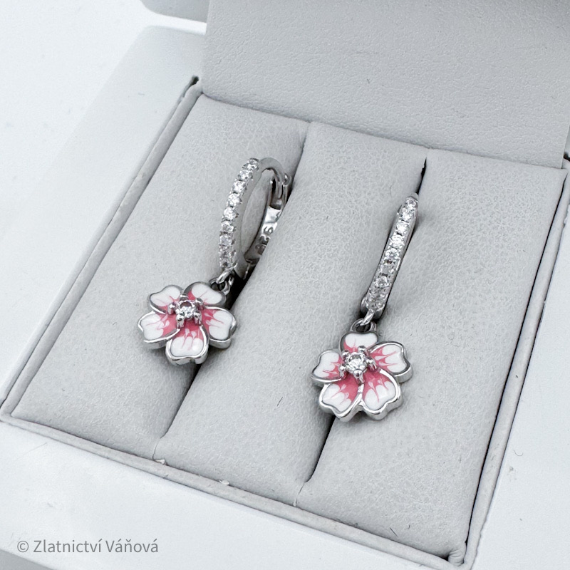 Stříbrné náušnice s květinou